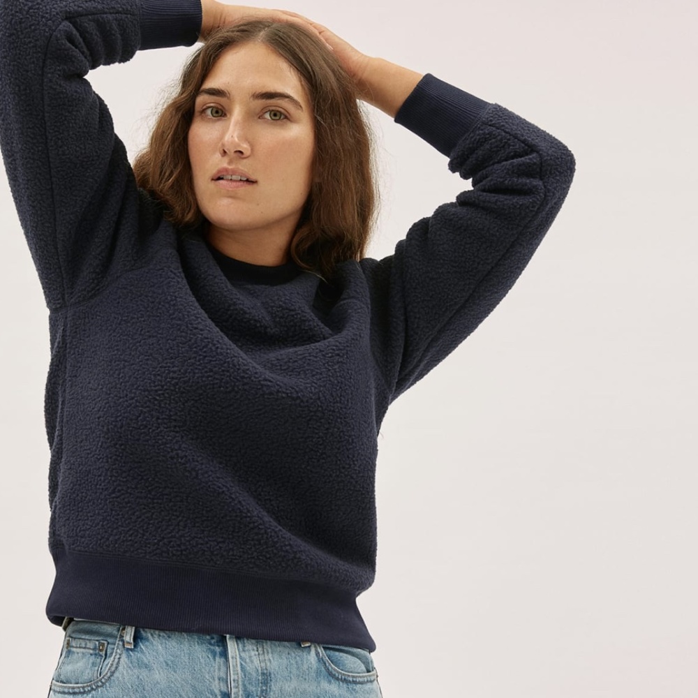 Everlane ReNew Fleece Raglan Sweatshirt in Navy